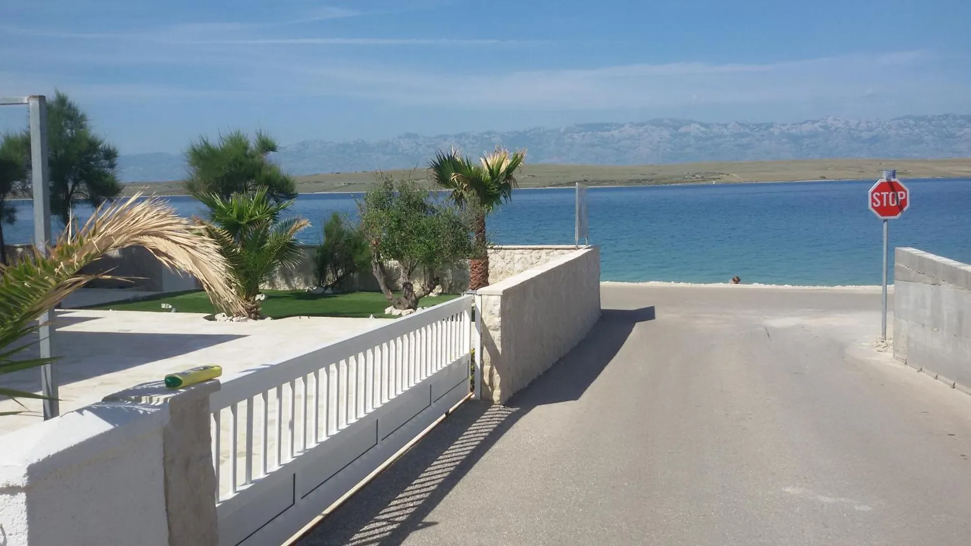 Apartments Adria Vir 0*,